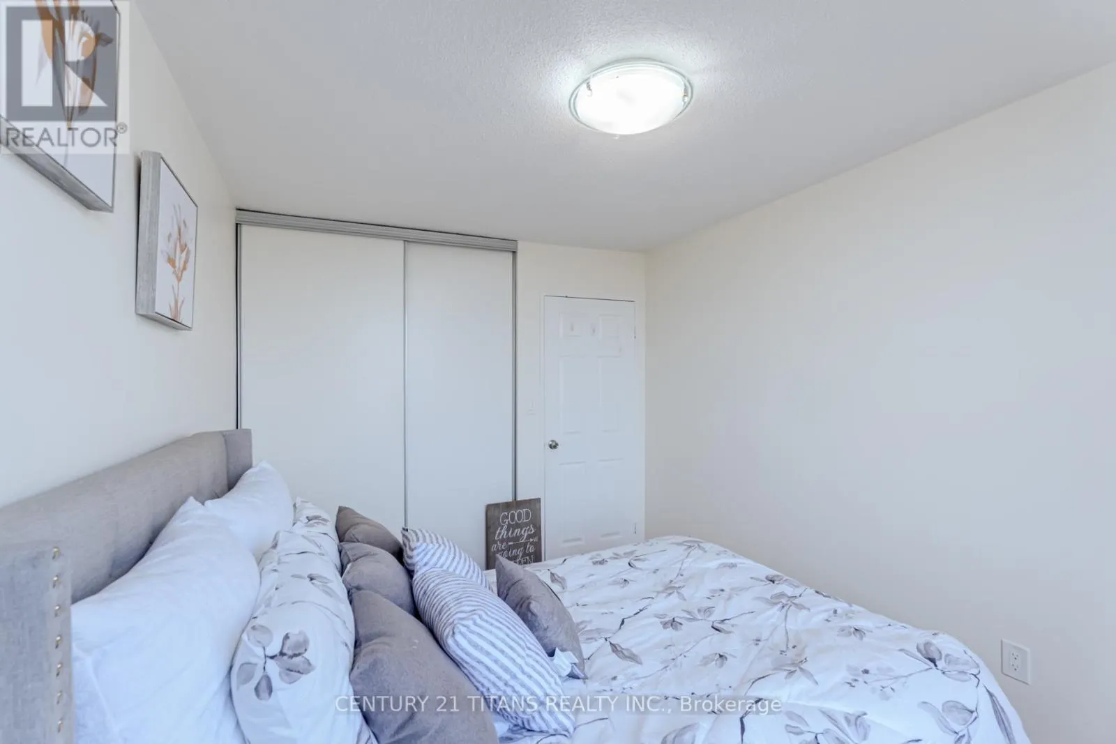 1510 - 5 SHADY GOLFWAY