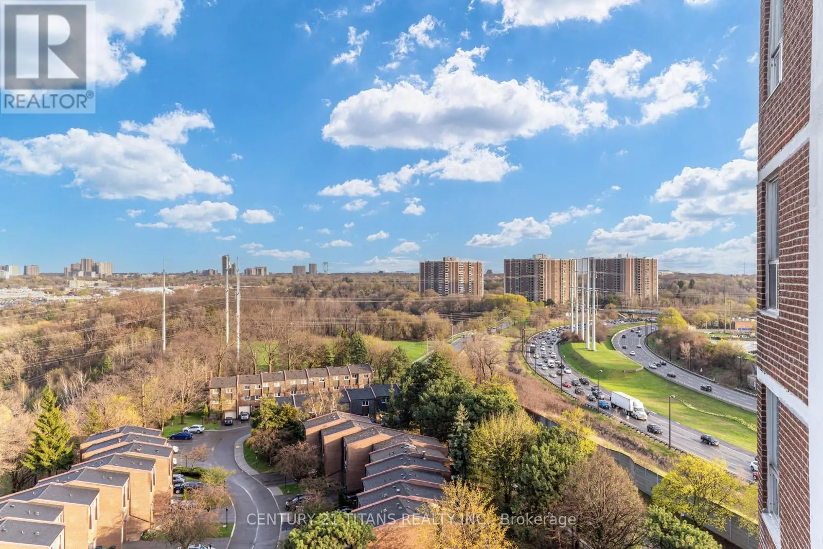 1510 - 5 SHADY GOLFWAY