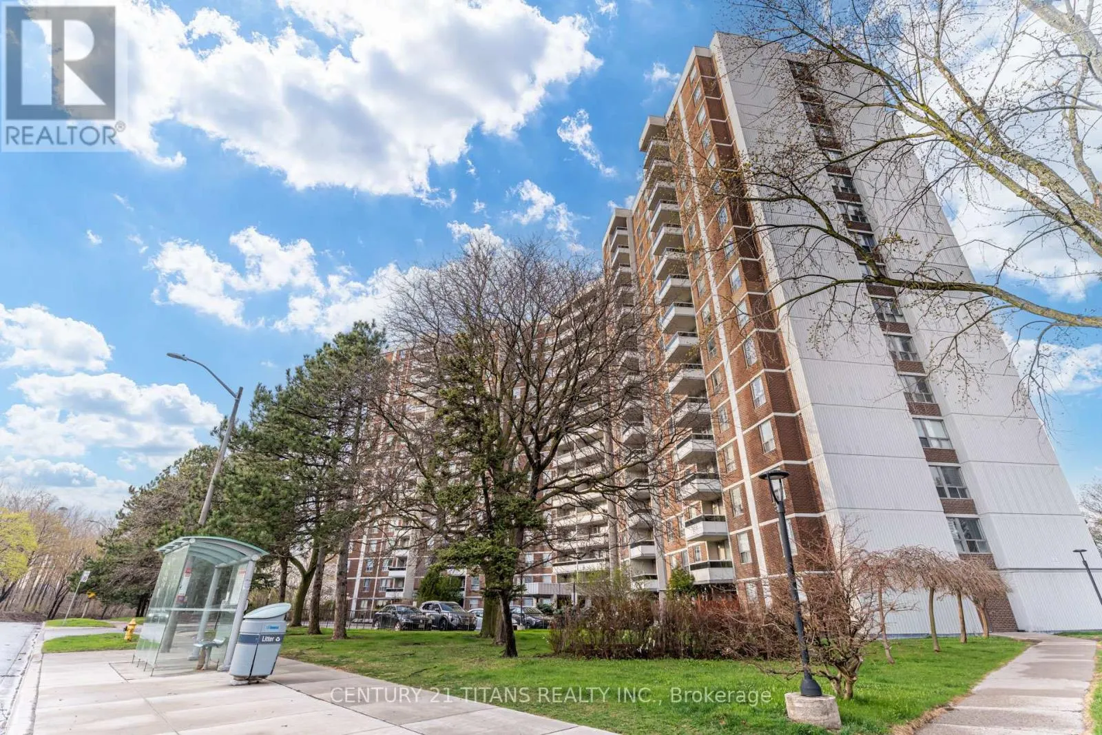 1510 - 5 SHADY GOLFWAY