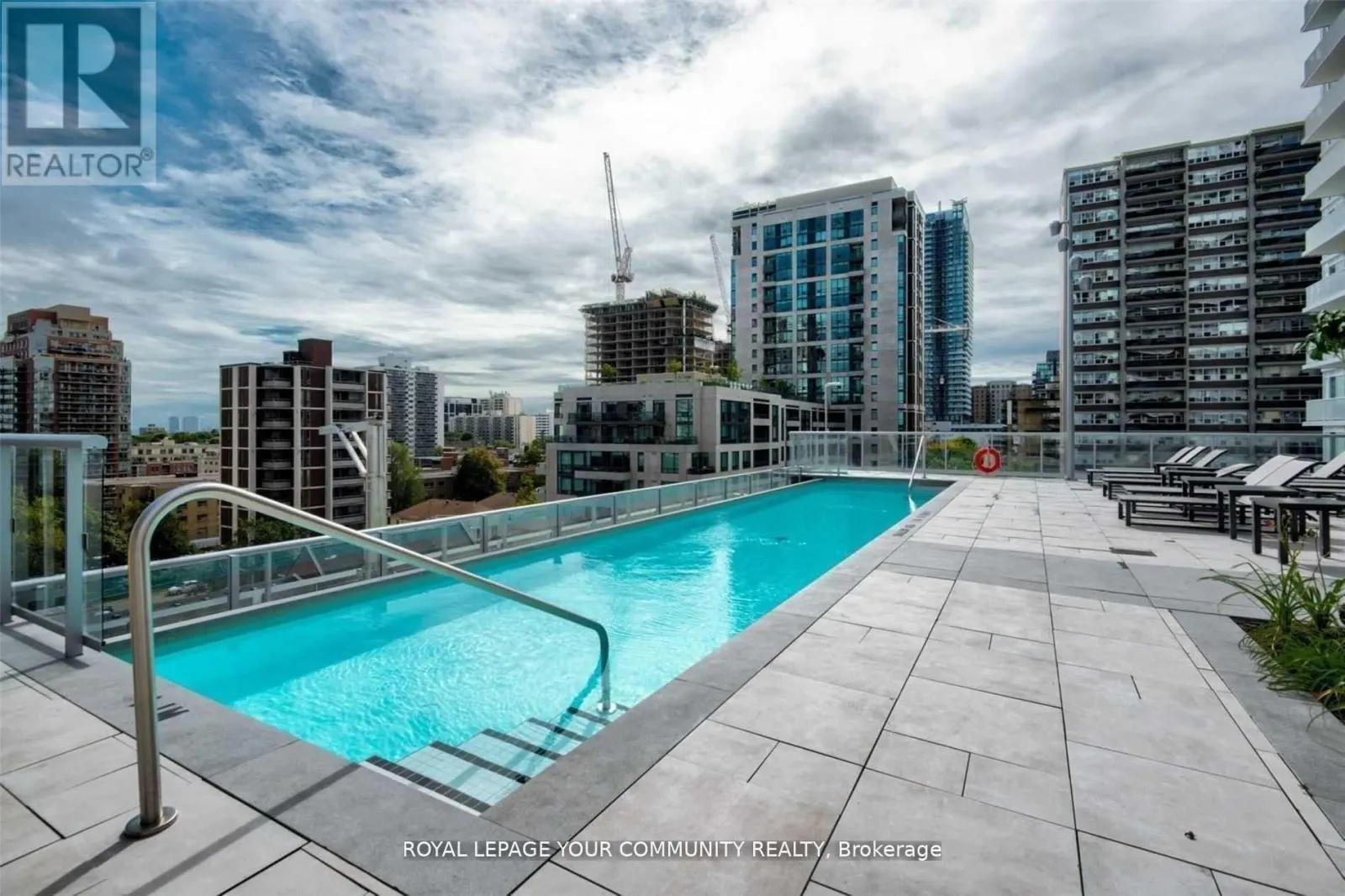 1402 - 101 ERSKINE AVENUE