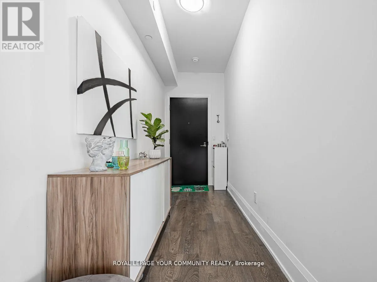 1402 - 101 ERSKINE AVENUE