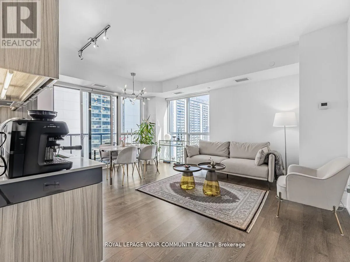 1402 - 101 ERSKINE AVENUE