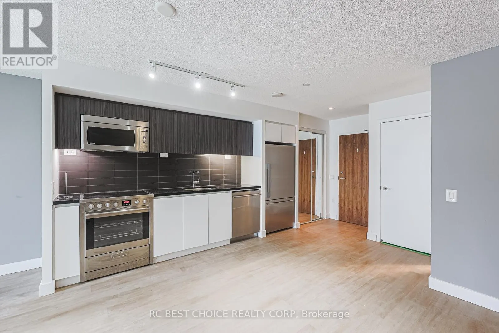 616 - 75 QUEENS WHARF ROAD