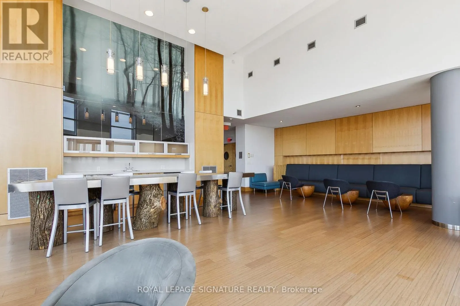 233 - 2885 BAYVIEW AVENUE