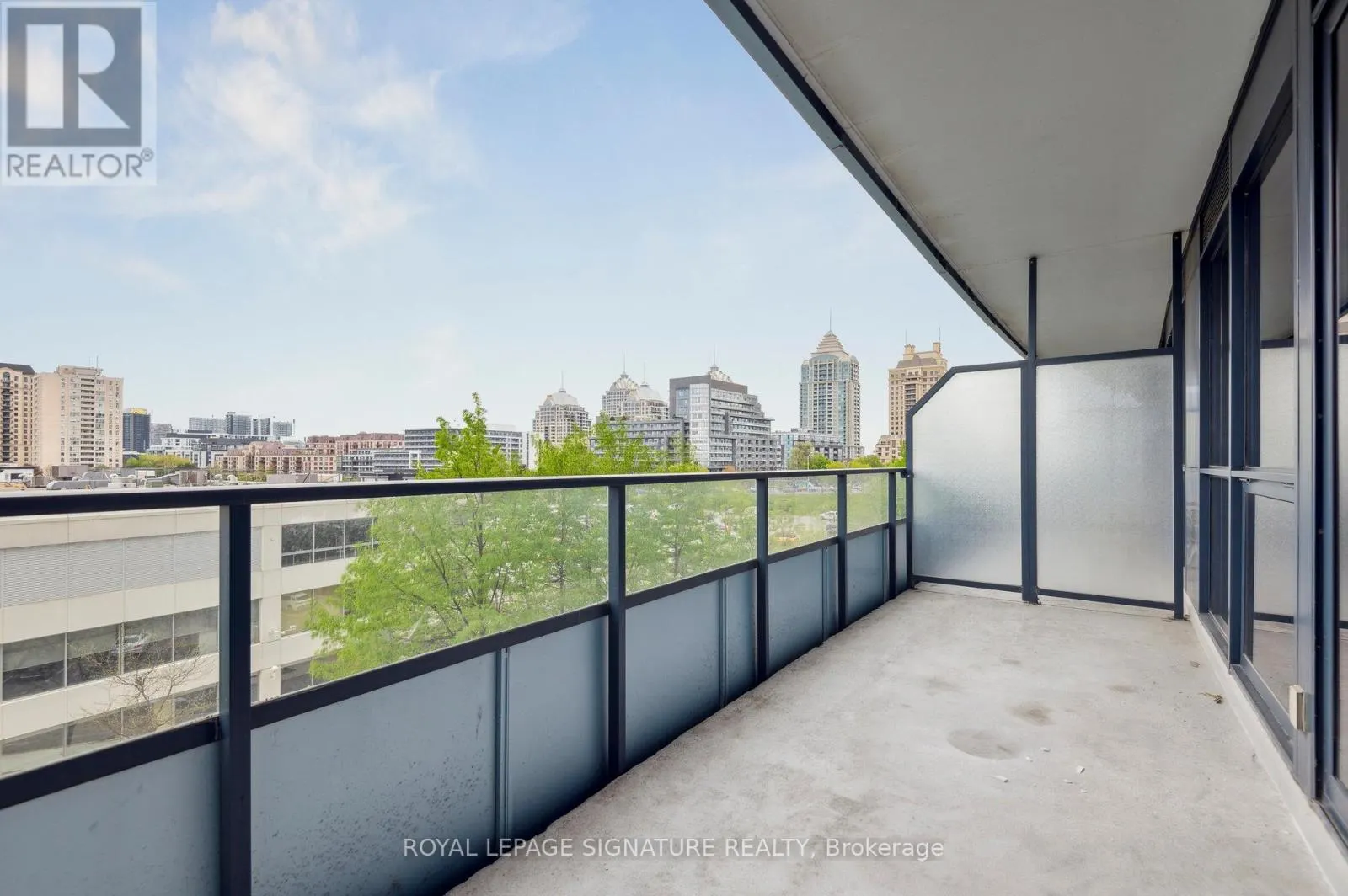 233 - 2885 BAYVIEW AVENUE