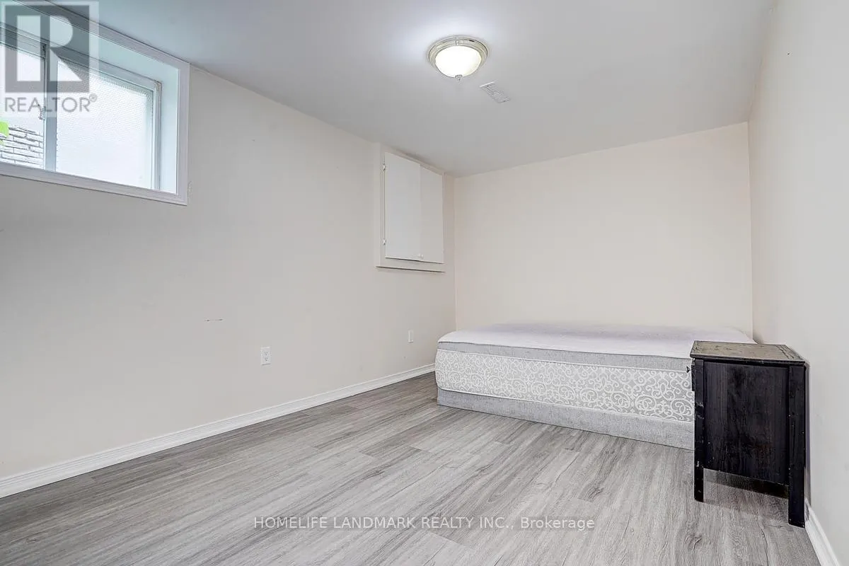 89 WHITEHORN CRESCENT