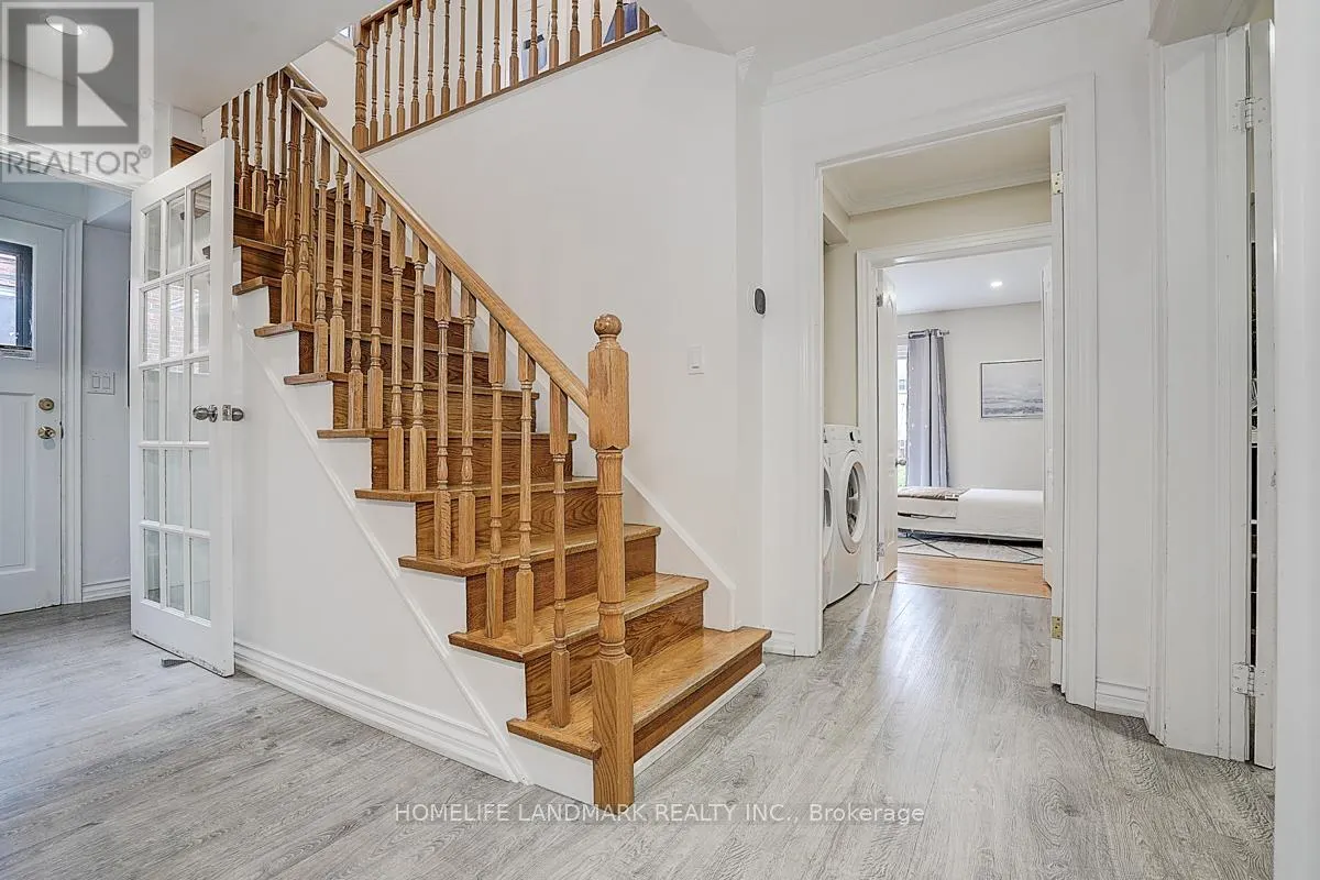 89 WHITEHORN CRESCENT