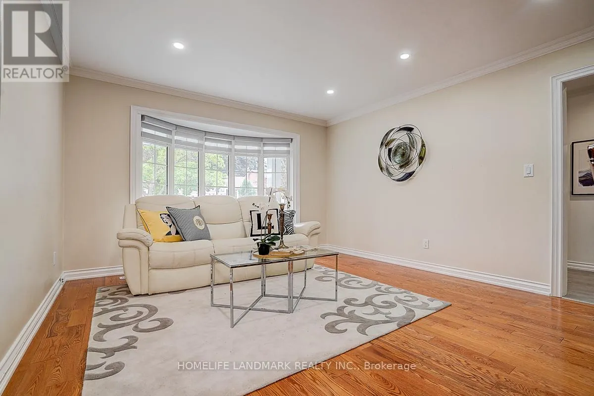 89 WHITEHORN CRESCENT