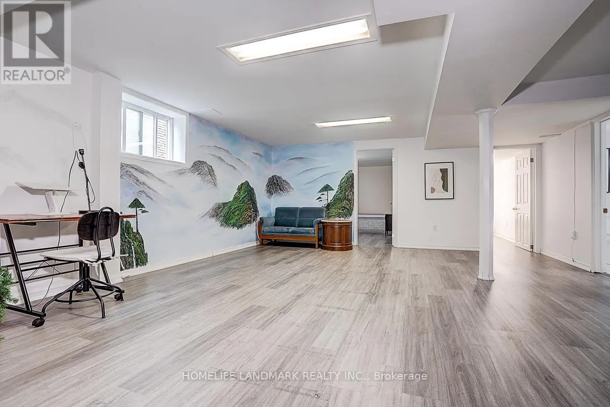 89 WHITEHORN CRESCENT