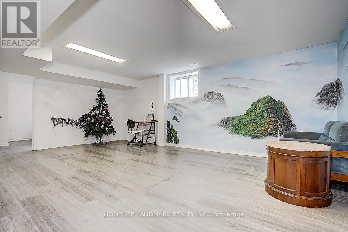 89 WHITEHORN CRESCENT