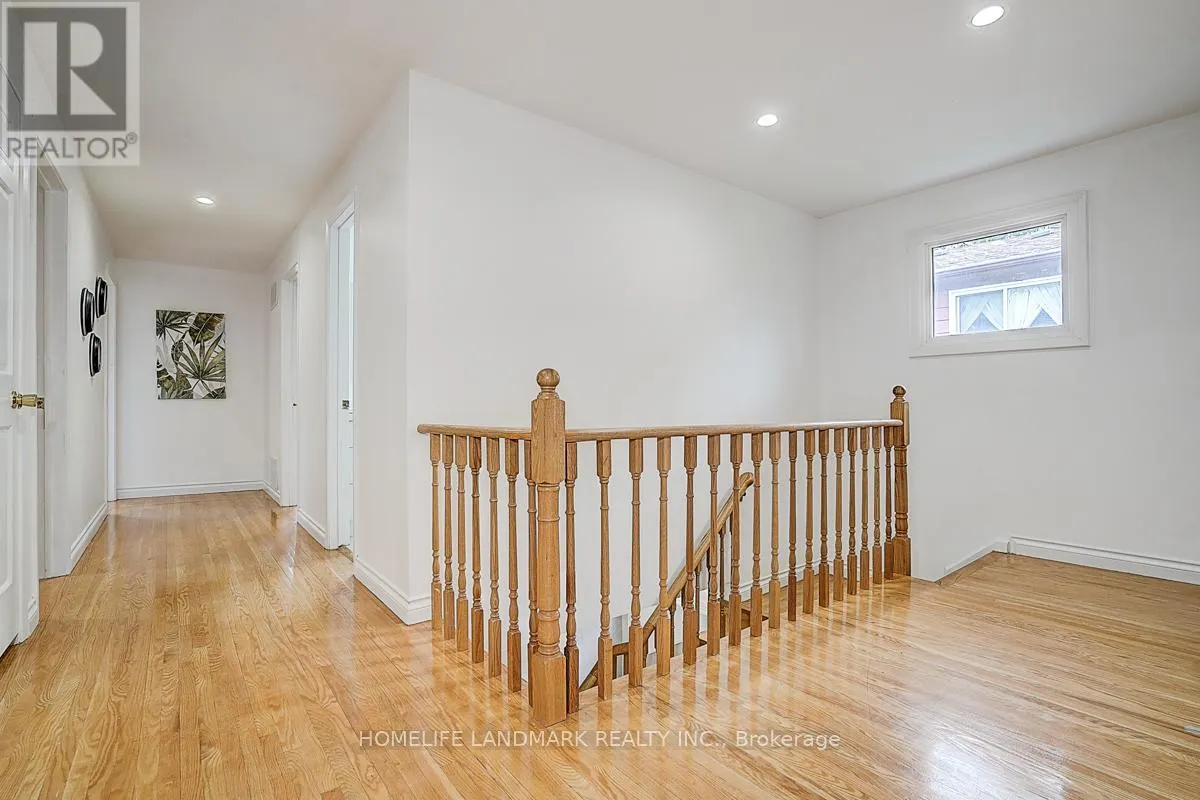 89 WHITEHORN CRESCENT