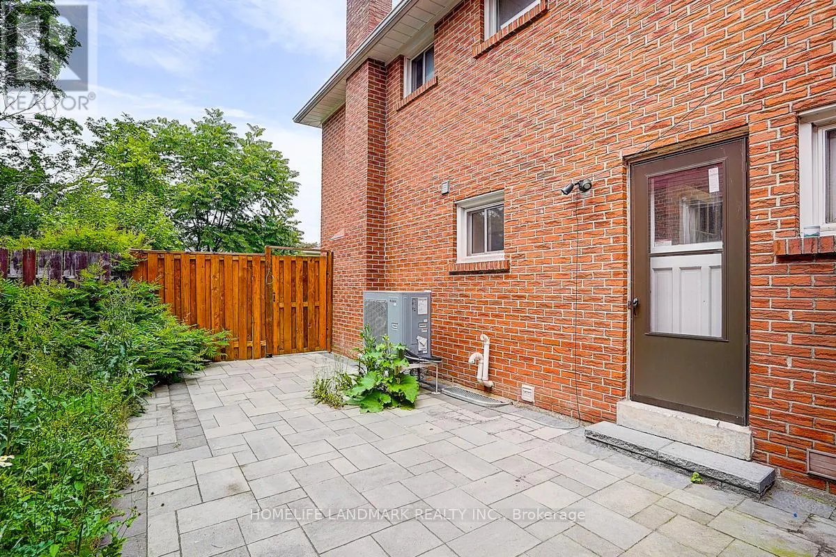 89 WHITEHORN CRESCENT