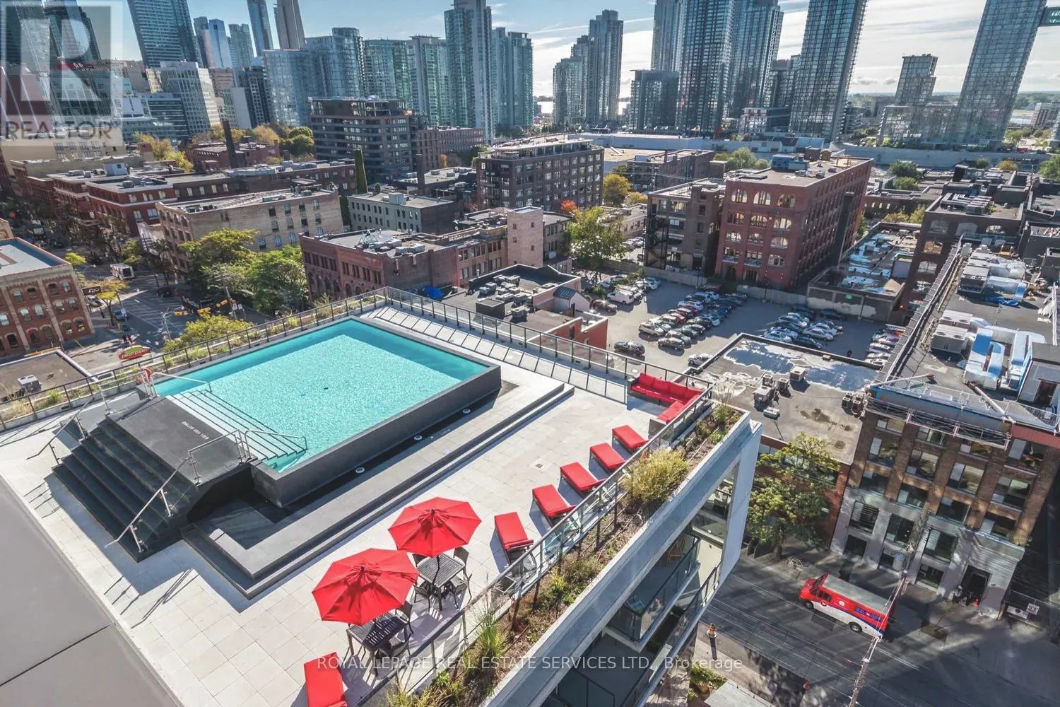 417 - 560 KING STREET W
