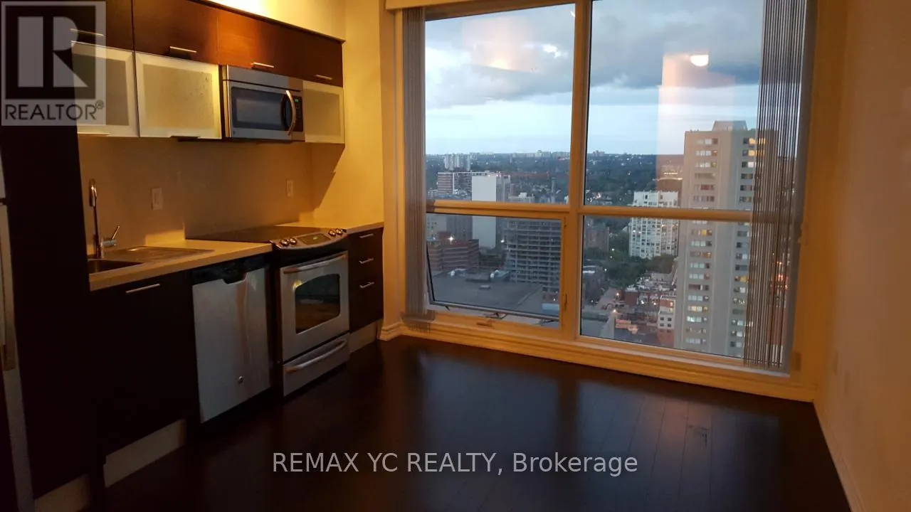 2806 - 386 YONGE STREET