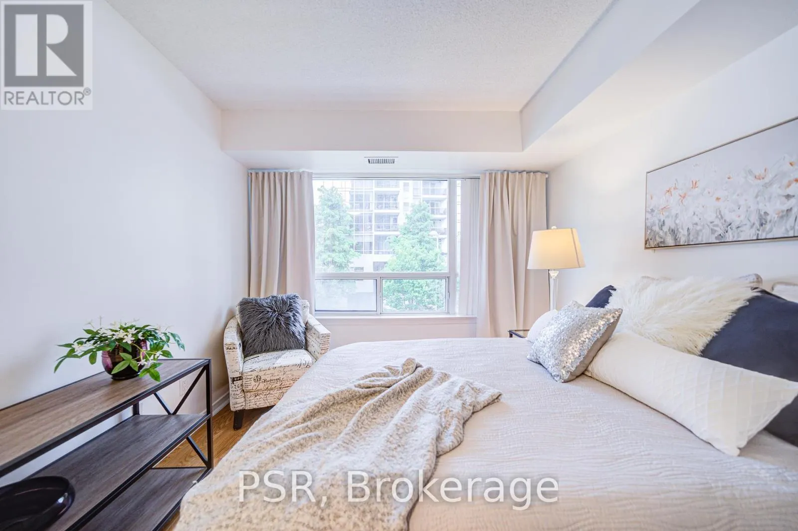 211 - 155 BEECROFT ROAD