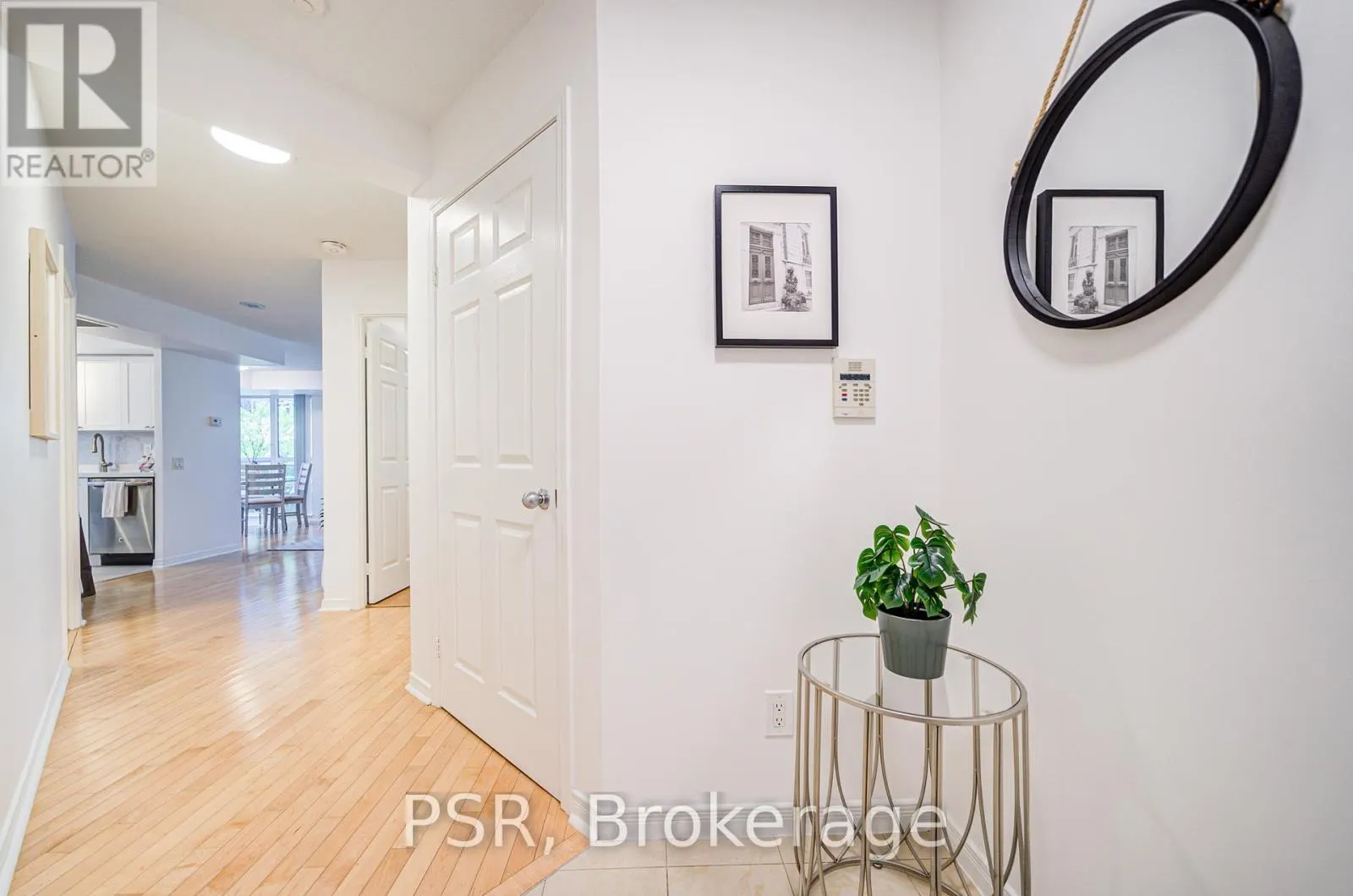 211 - 155 BEECROFT ROAD