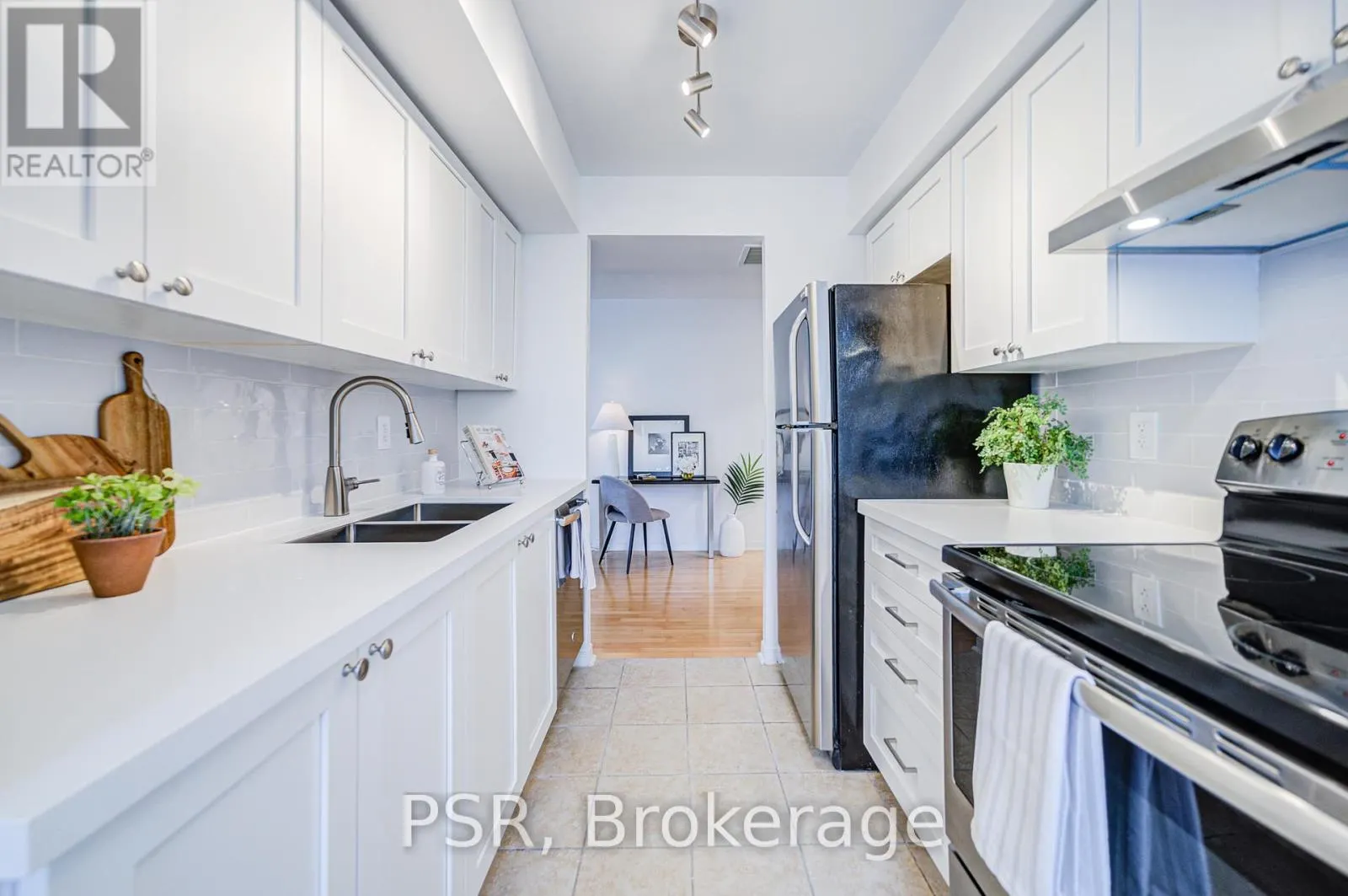 211 - 155 BEECROFT ROAD