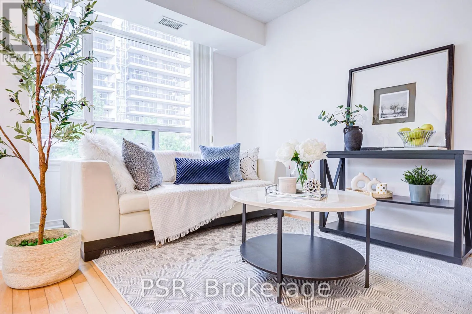 211 - 155 BEECROFT ROAD