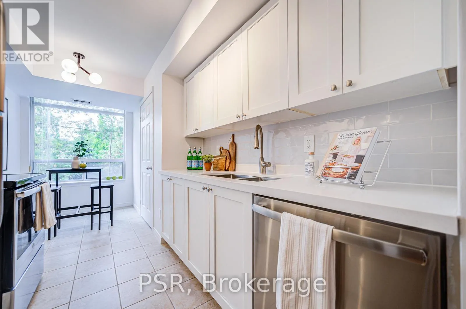 211 - 155 BEECROFT ROAD