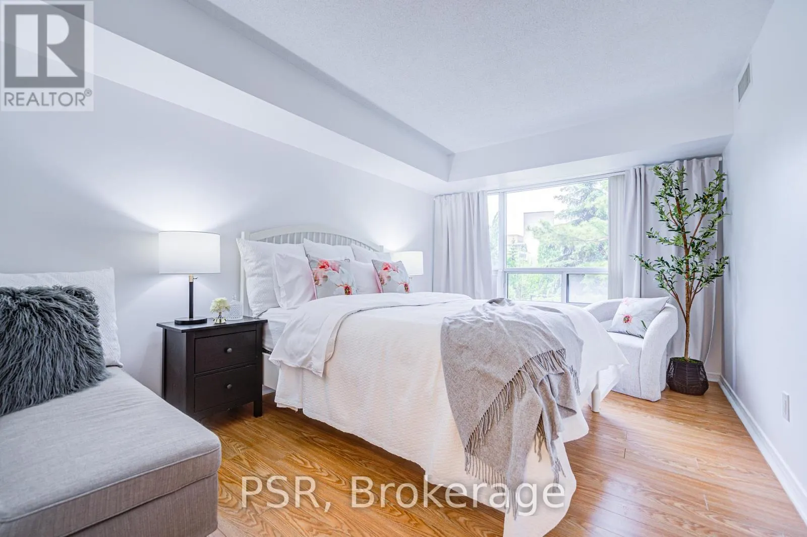 211 - 155 BEECROFT ROAD