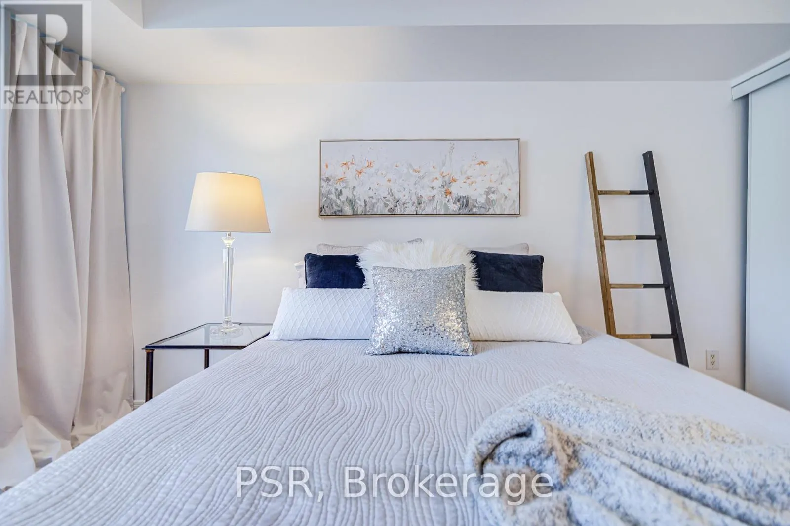 211 - 155 BEECROFT ROAD