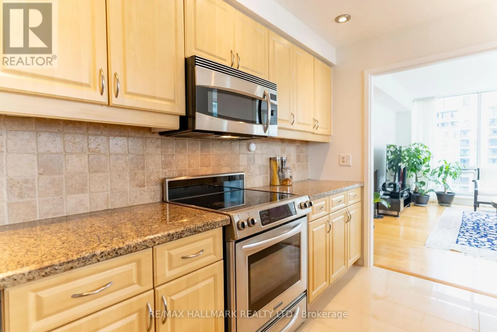 PH9 - 10 QUEENS QUAY W