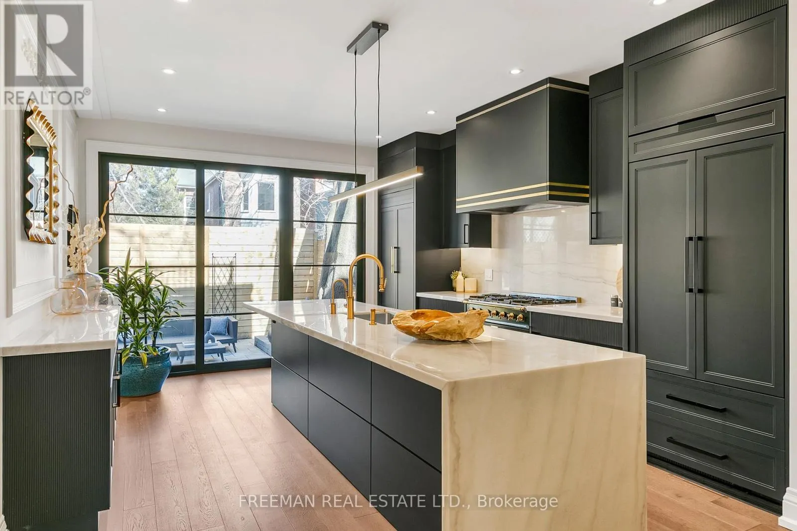 34 TRANBY AVENUE