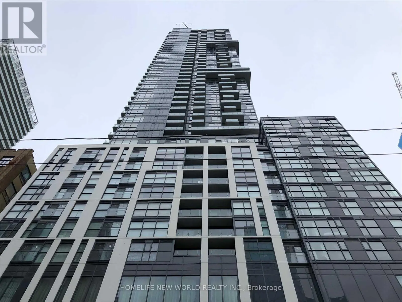 3315 - 87 PETER STREET