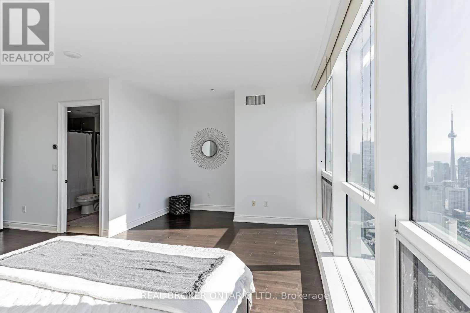 7510 - 388 YONGE STREET