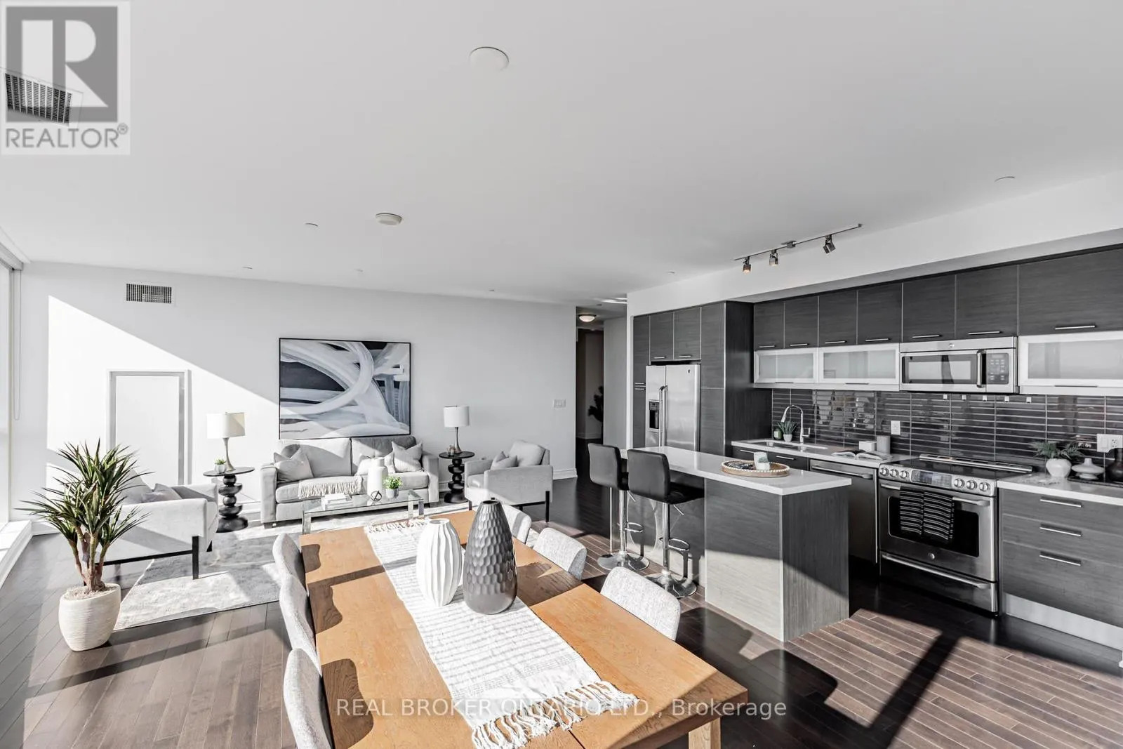 7510 - 388 YONGE STREET