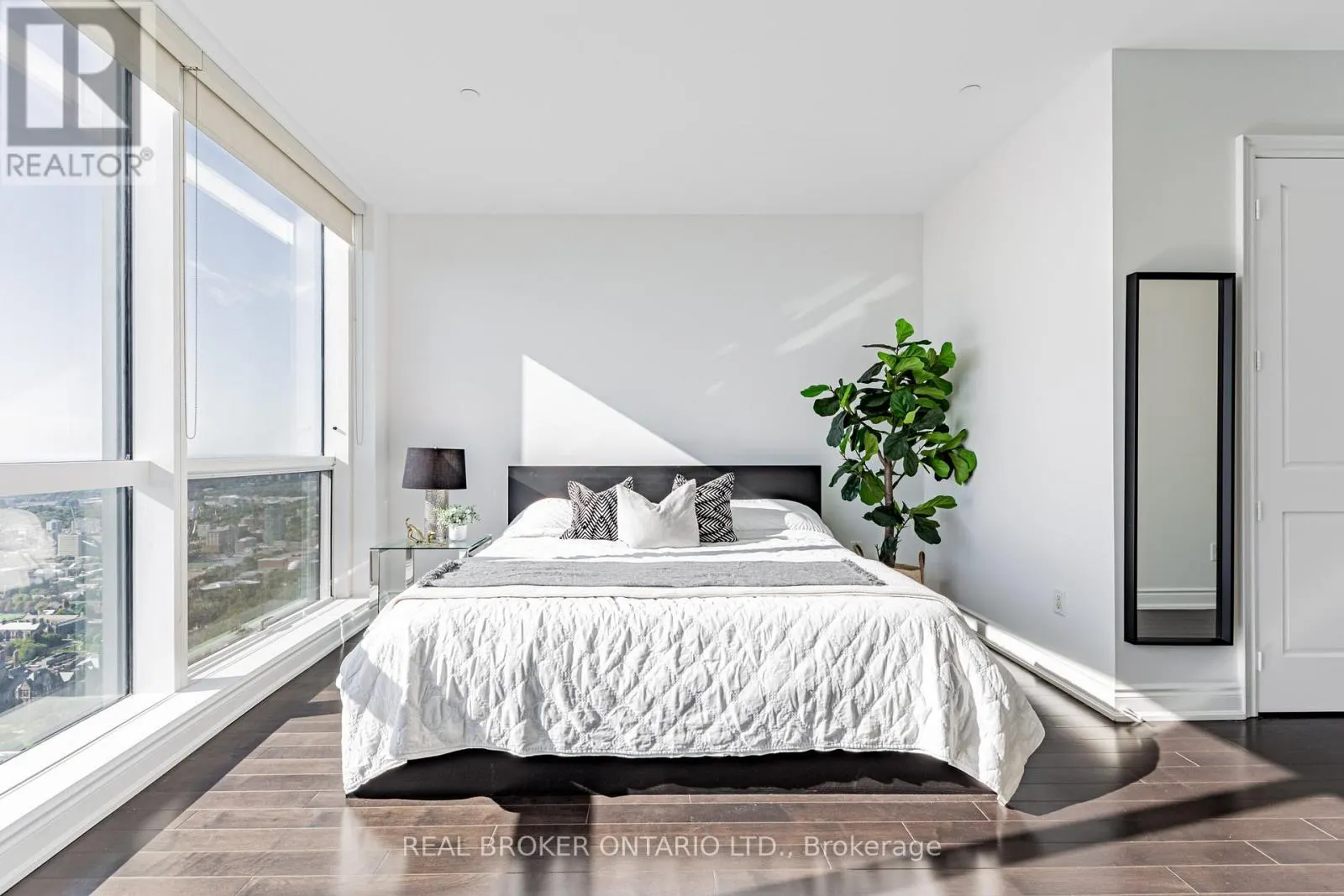 7510 - 388 YONGE STREET