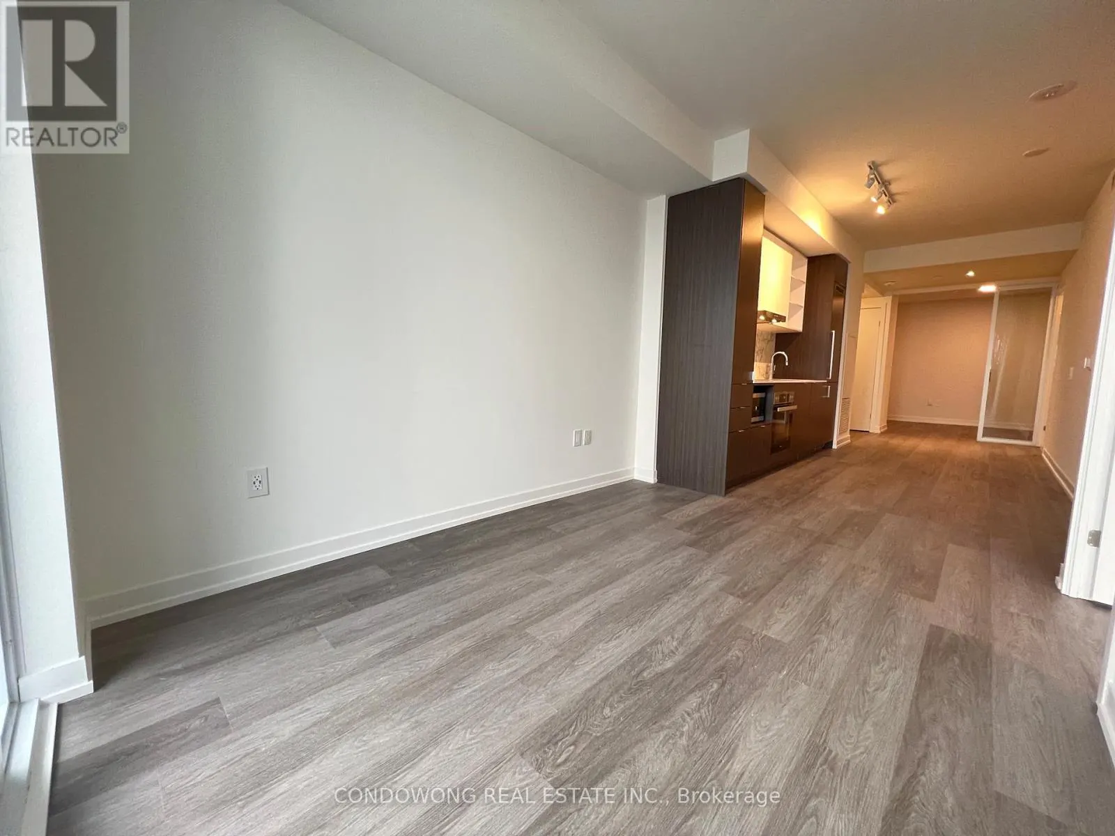 7510 - 55 COOPER STREET