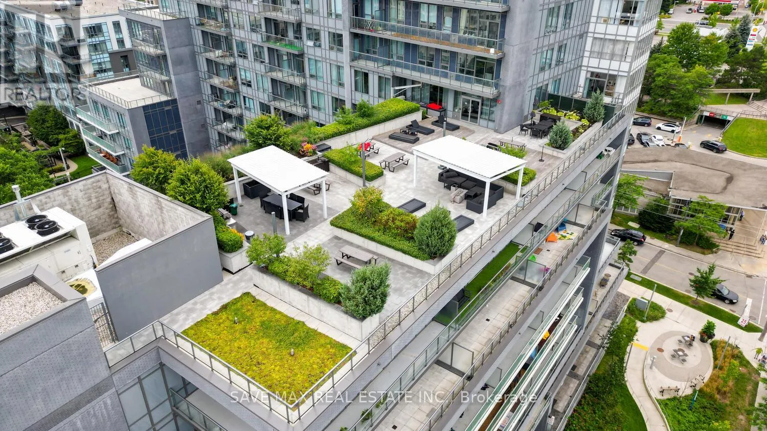 220 - 7 KENASTON GARDENS E