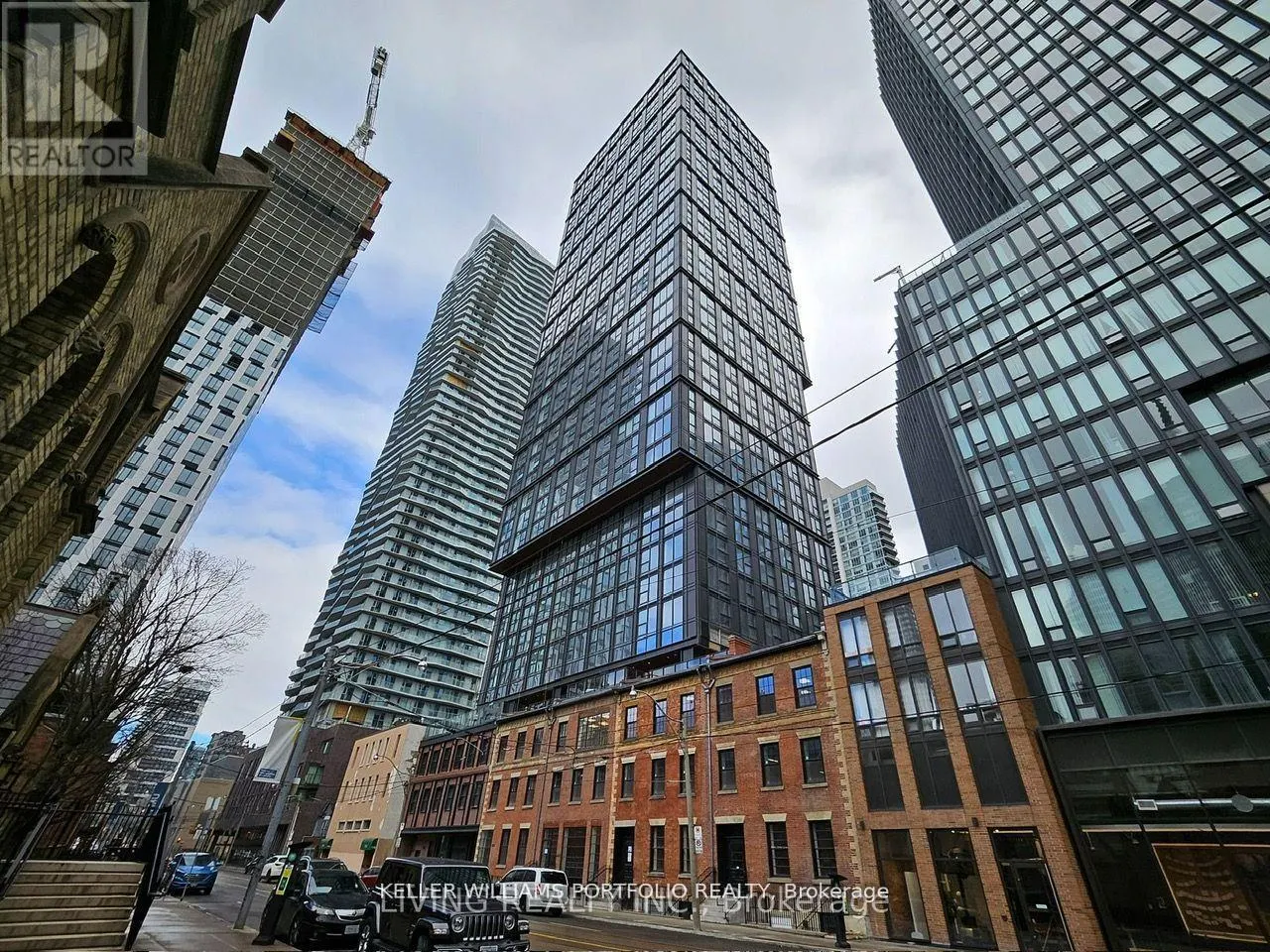 4212 - 82 DALHOUSIE STREET