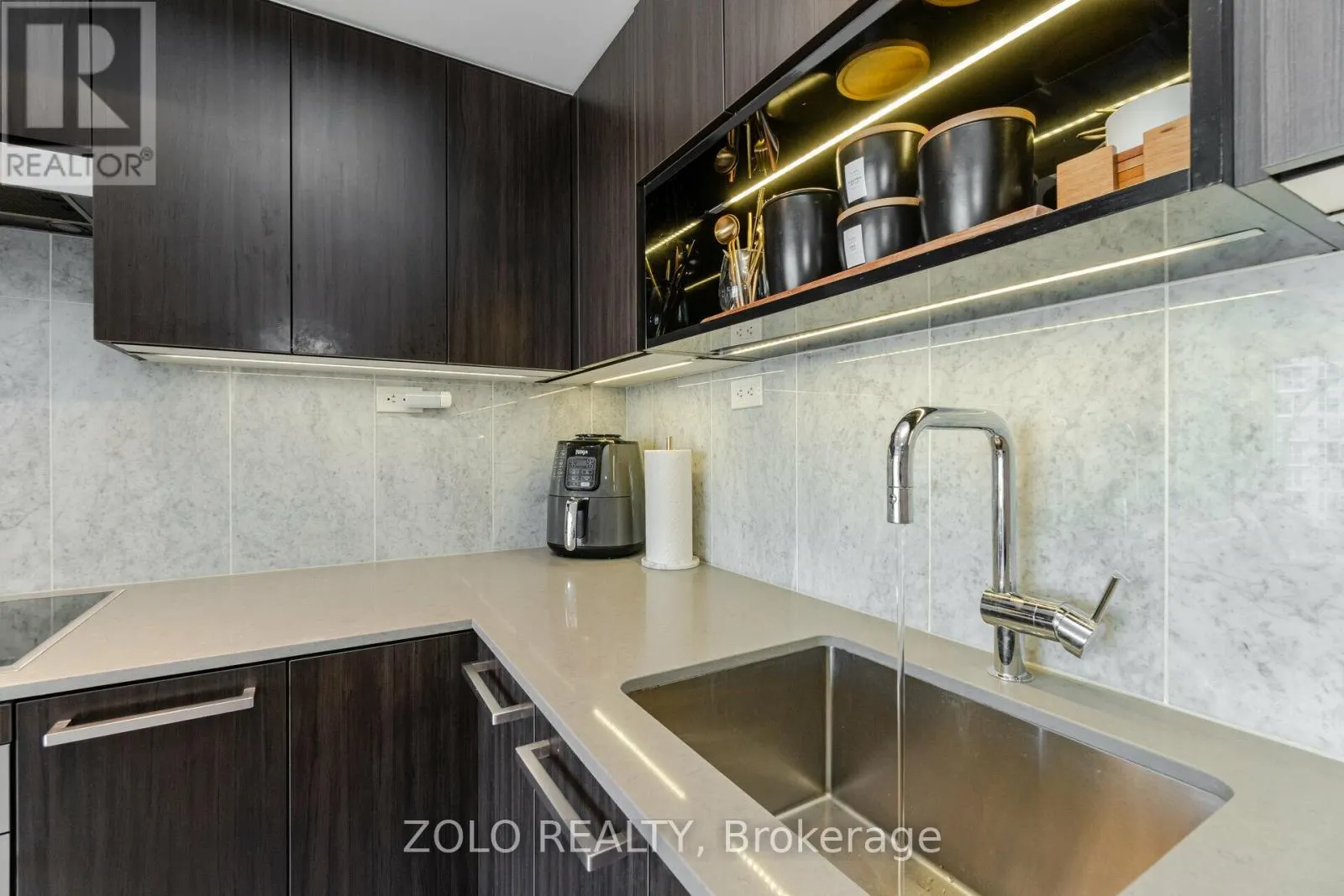 2111 - 70 QUEENS WHARF ROAD