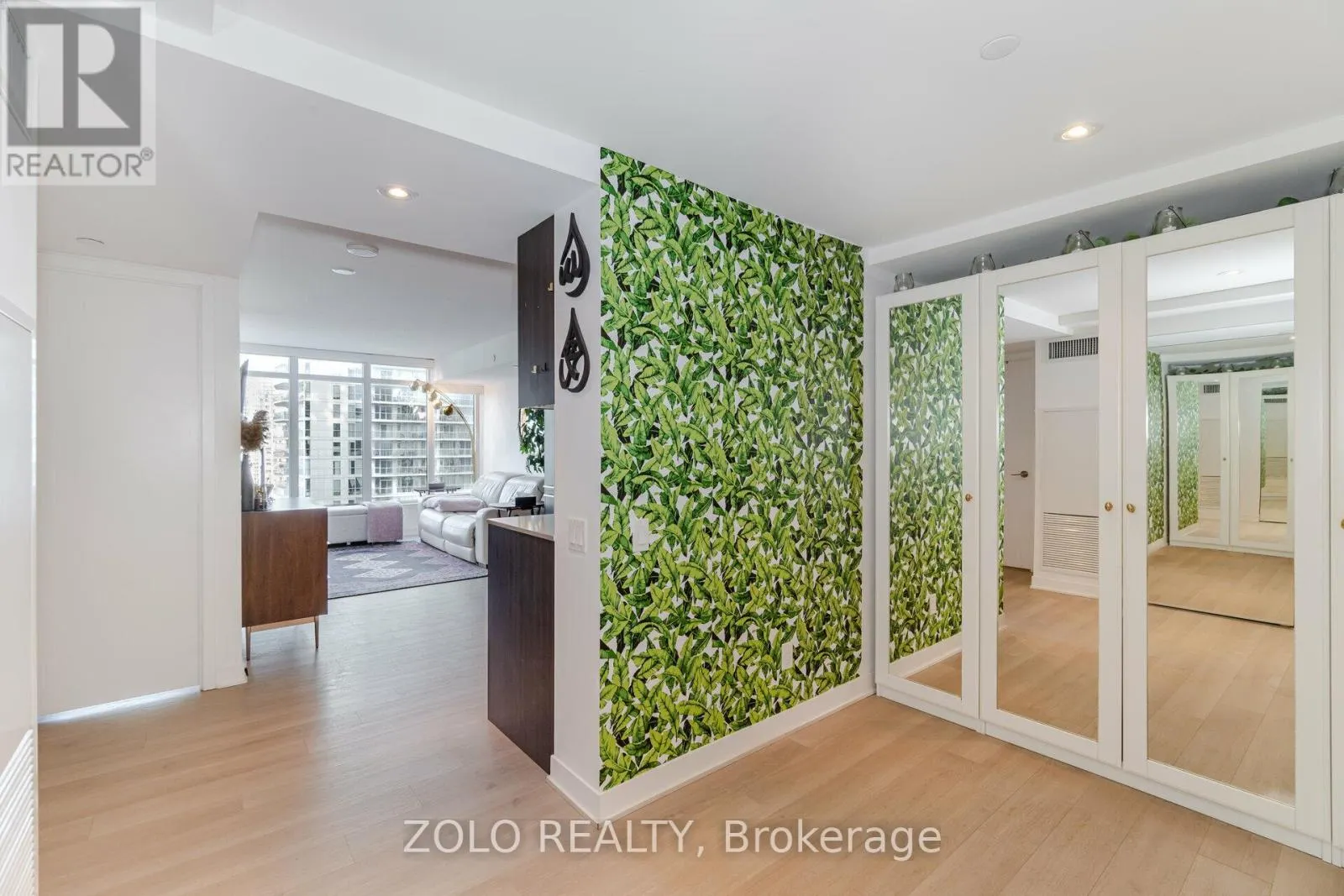 2111 - 70 QUEENS WHARF ROAD