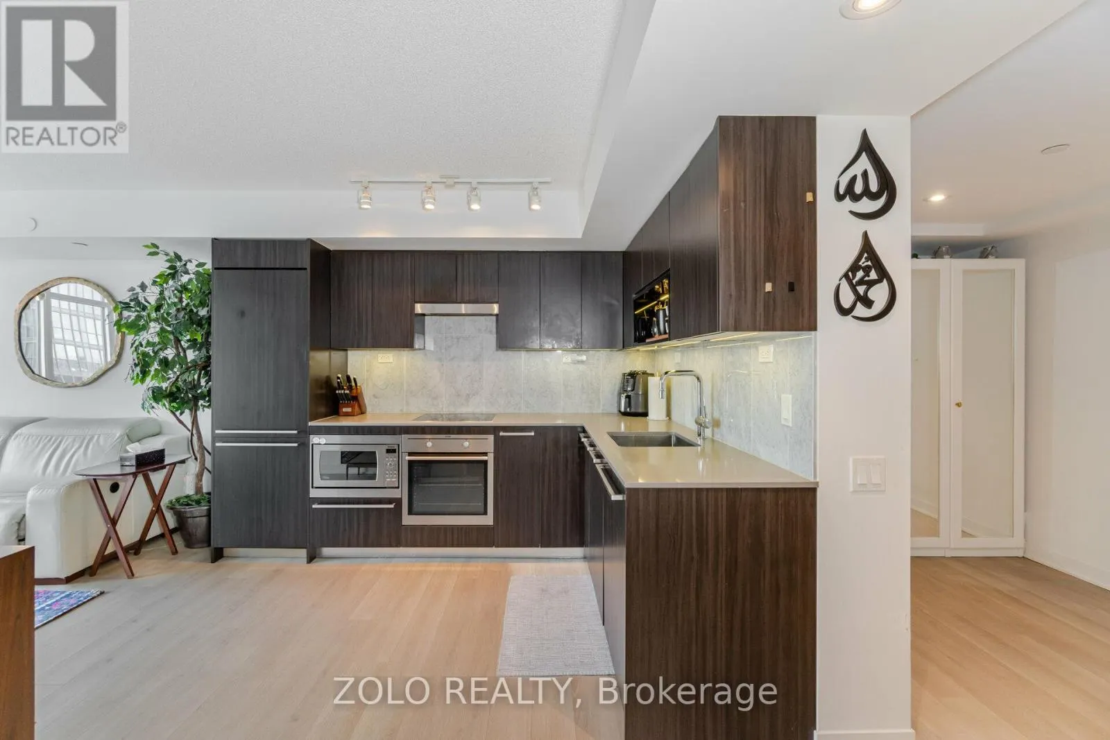 2111 - 70 QUEENS WHARF ROAD