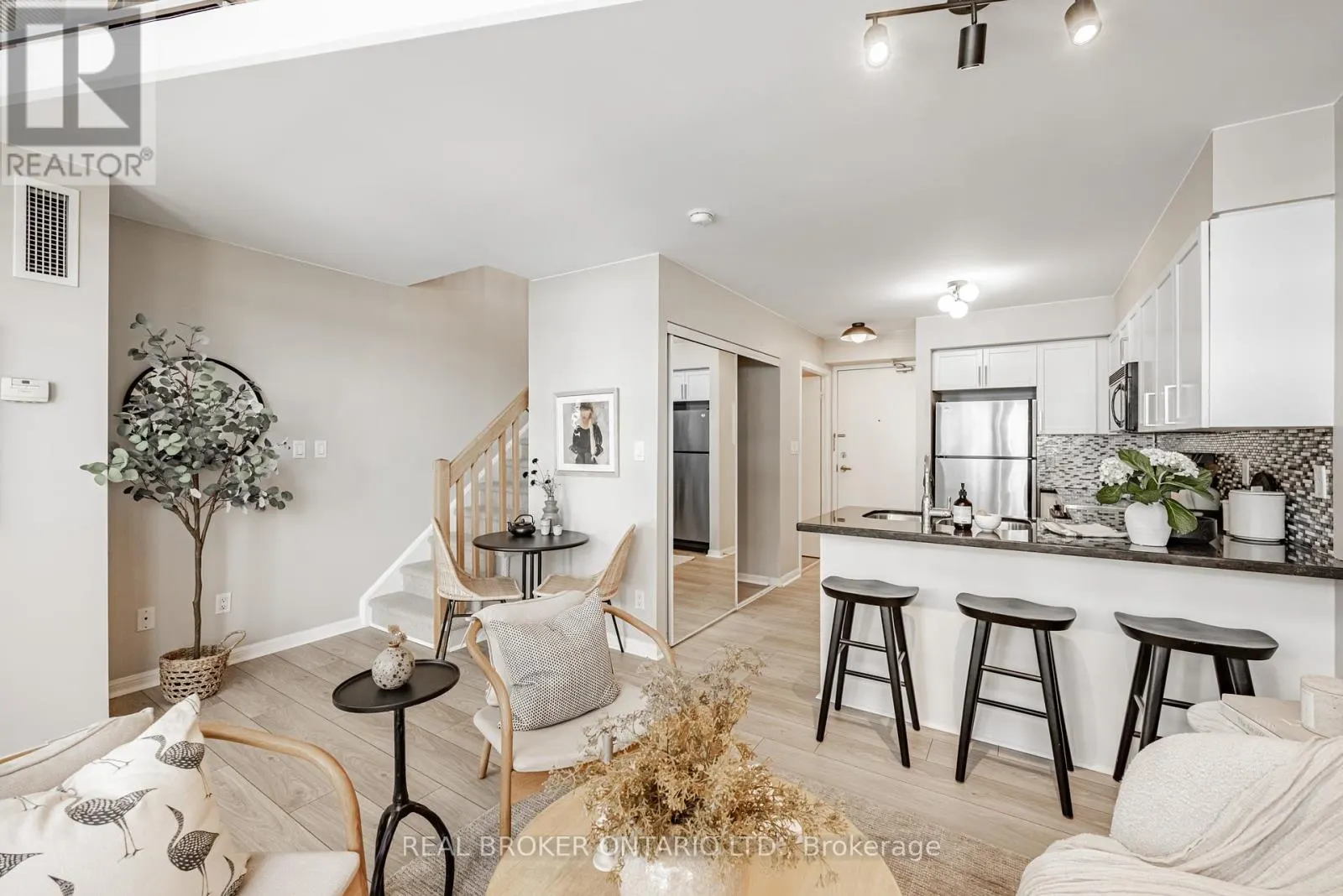 612 - 1029 KING STREET W