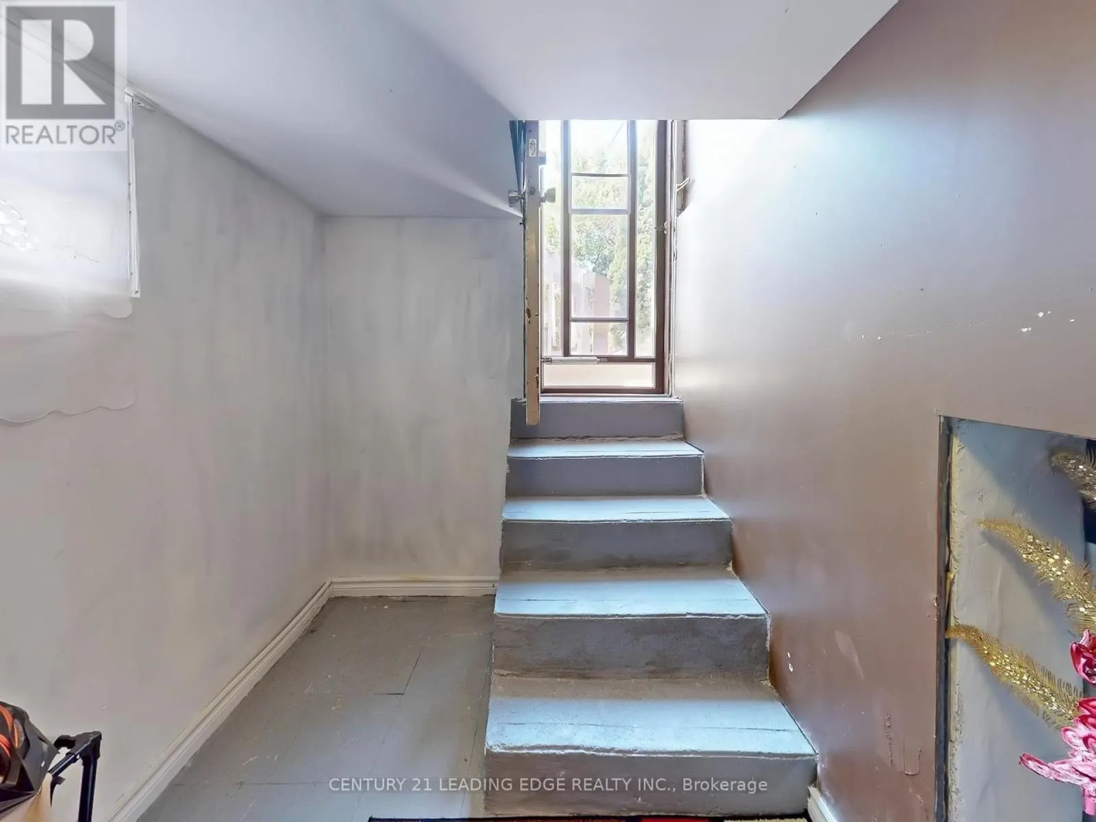 286 GLENHOLME AVENUE