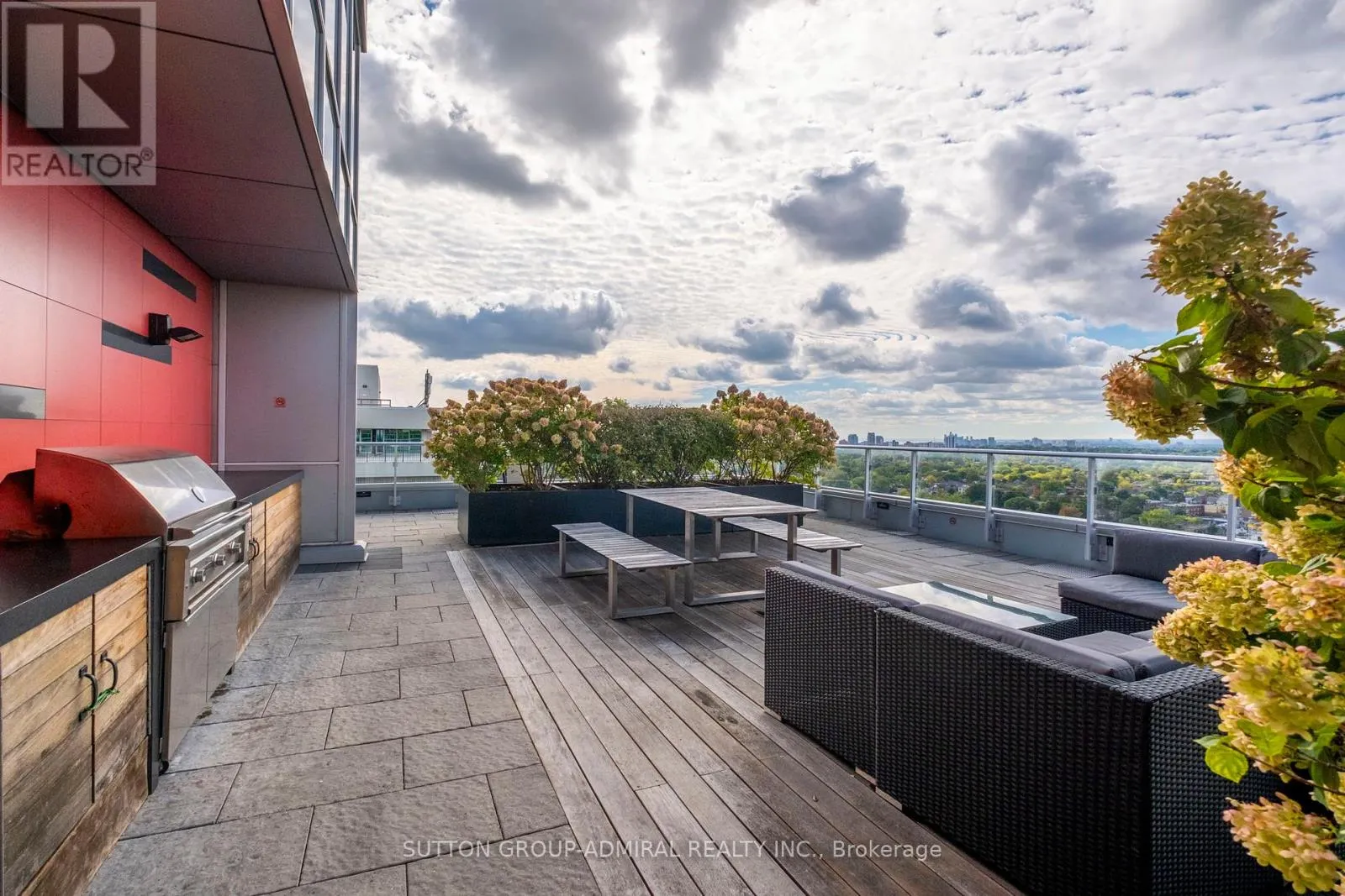 PH02 - 58 ORCHARD VIEW BLVD., TORONTO BOULEVARD