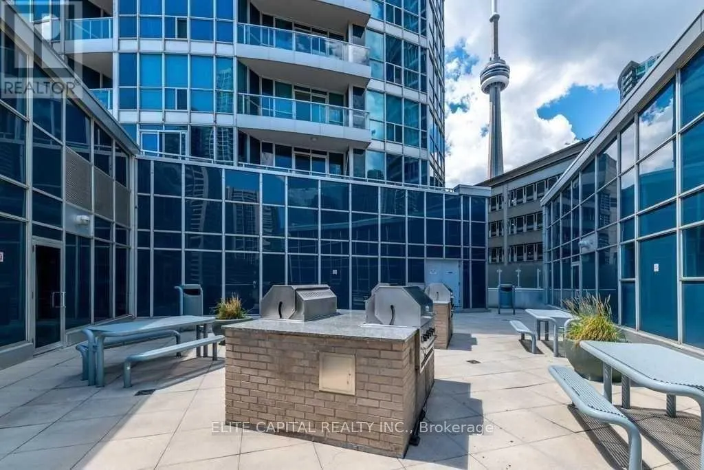 3301 - 208 QUEENS QUAY W