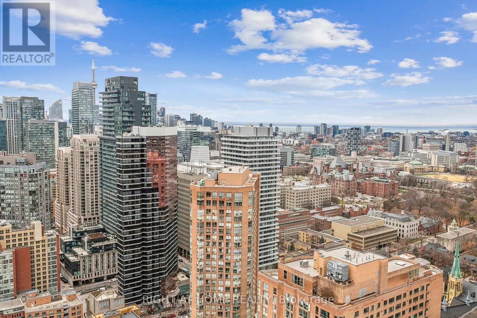 3506 - 75 ST NICHOLAS STREET