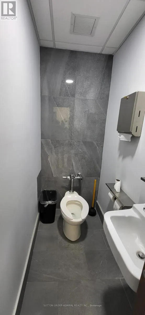 204 - 845 ST CLAIR AVENUE W