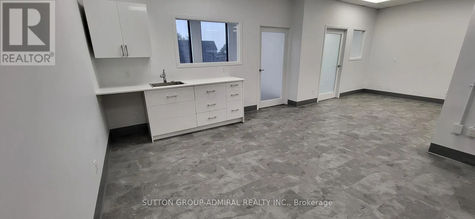 204 - 845 ST CLAIR AVENUE W