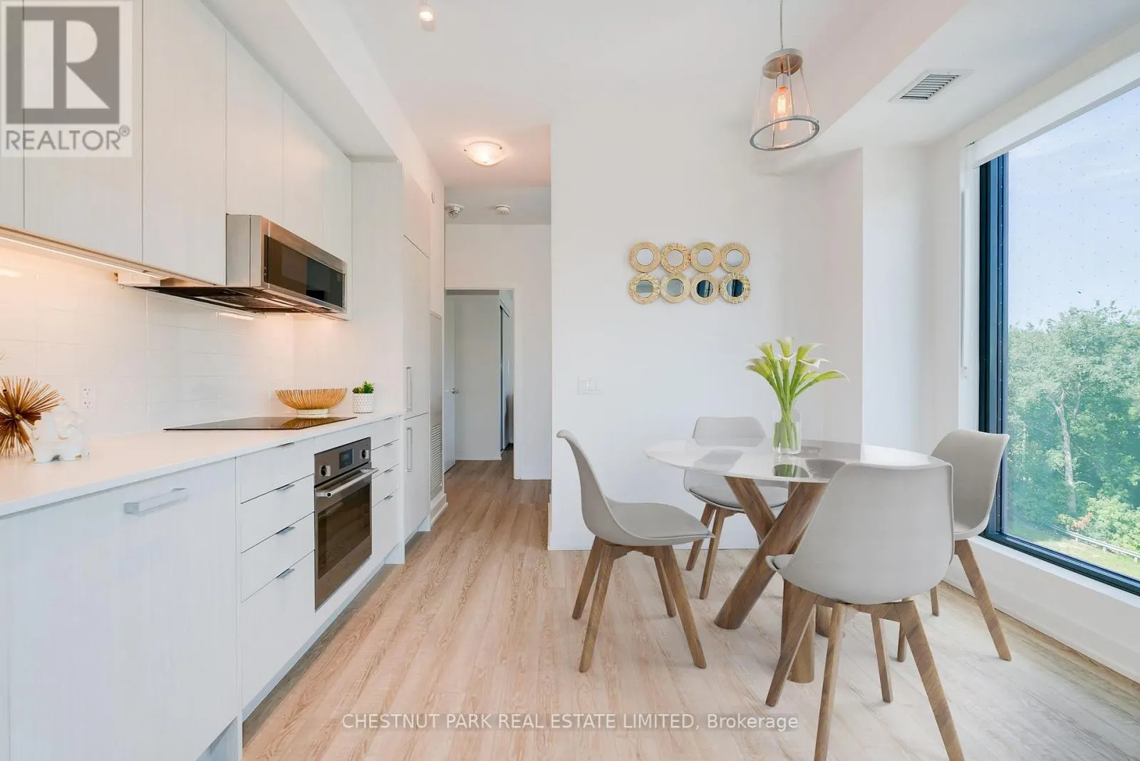 406 - 250 LAWRENCE AVENUE W