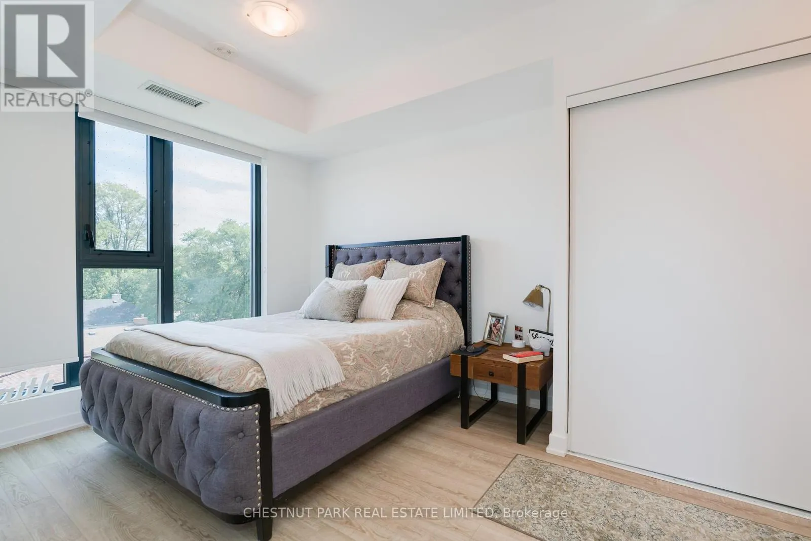 406 - 250 LAWRENCE AVENUE W