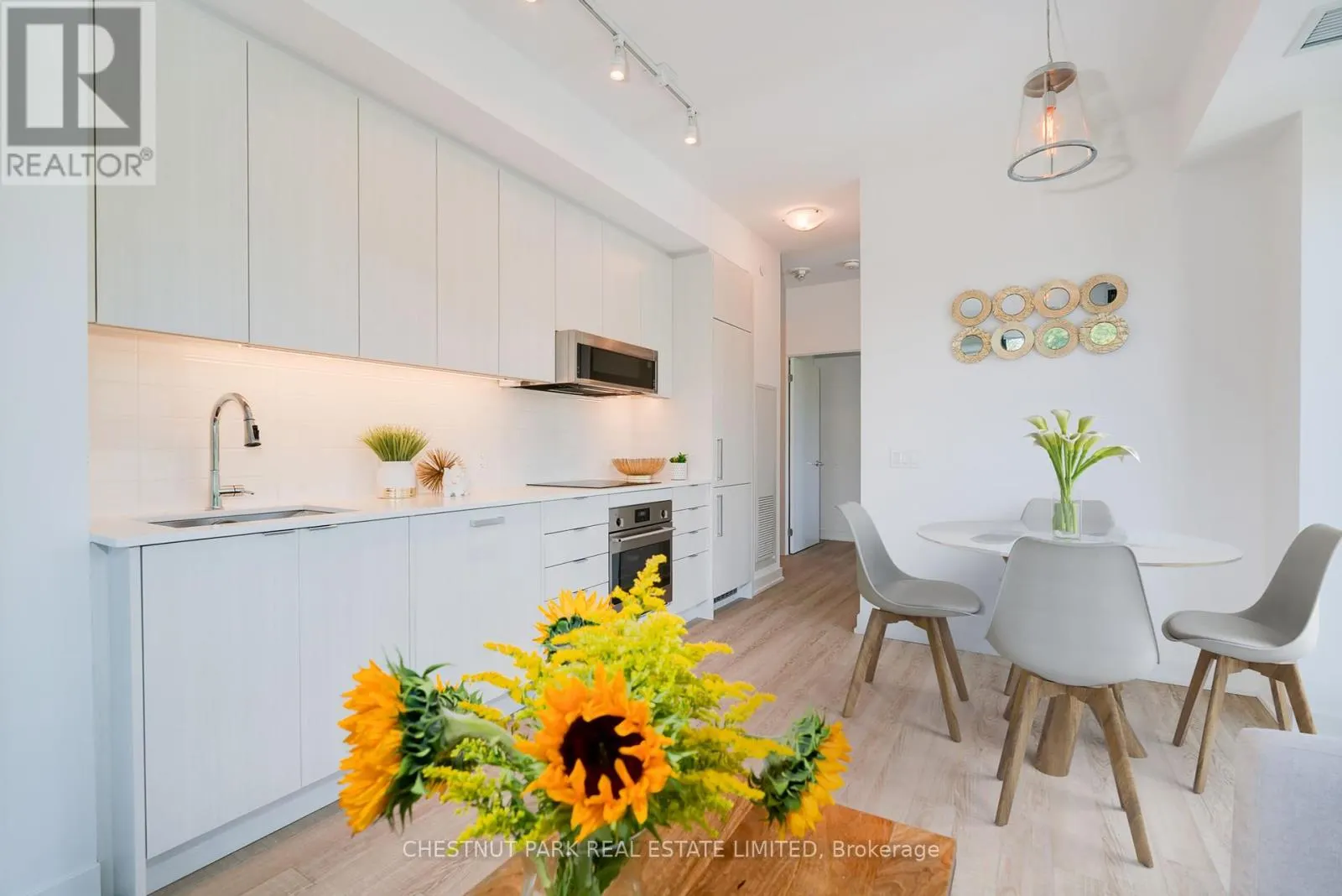 406 - 250 LAWRENCE AVENUE W