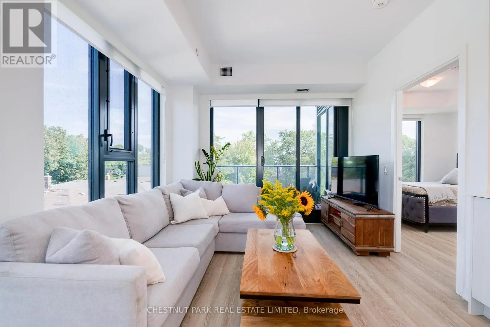 406 - 250 LAWRENCE AVENUE W
