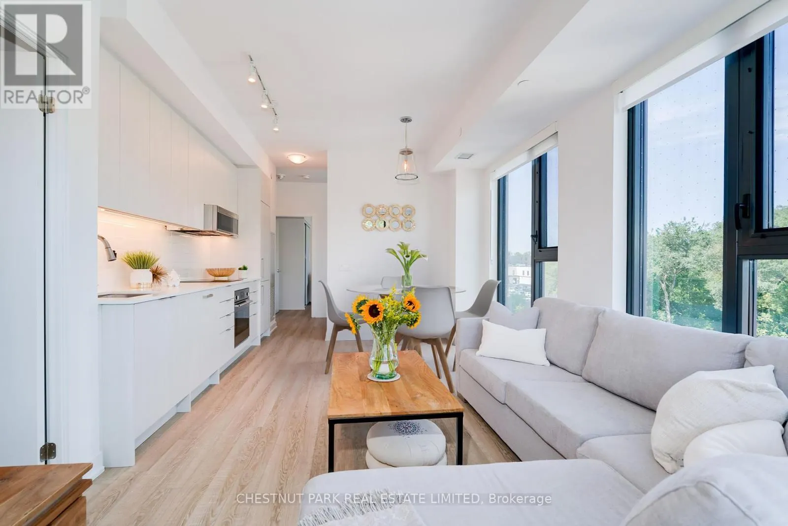 406 - 250 LAWRENCE AVENUE W