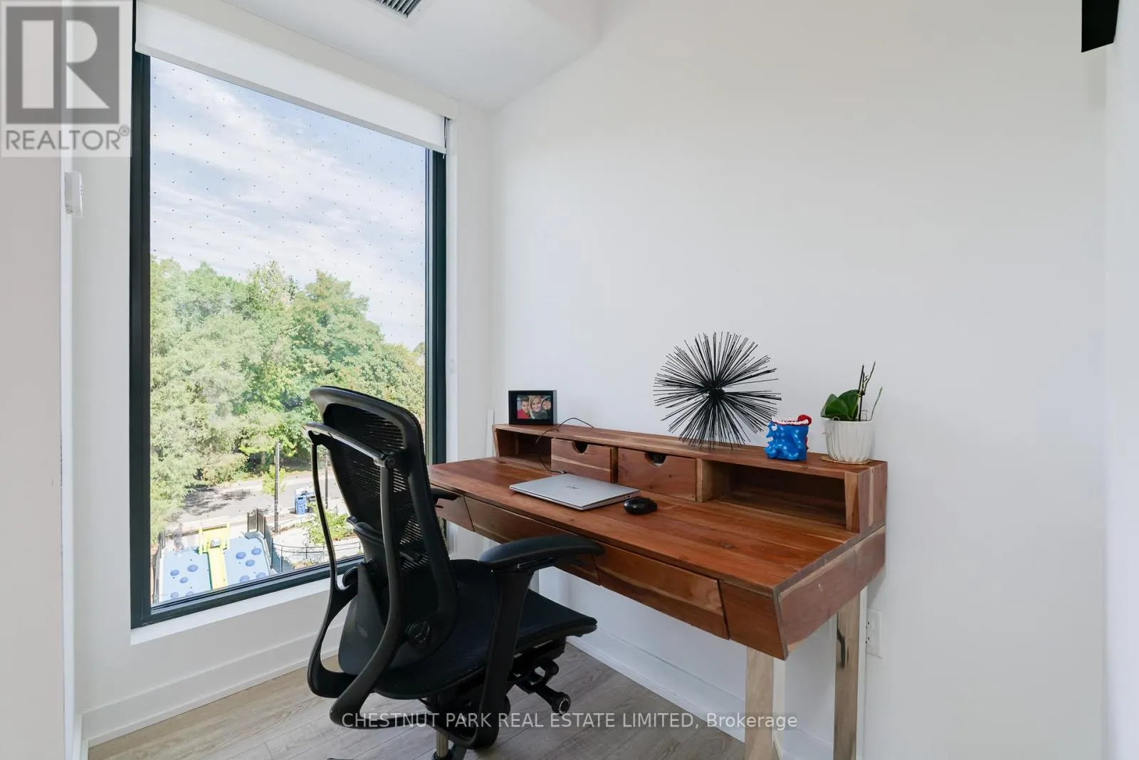 406 - 250 LAWRENCE AVENUE W